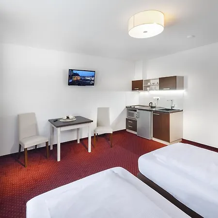 甘特康体旅馆 4* 比尔森